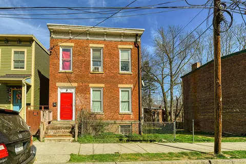 160 N Miller St, Newburgh, NY 12550