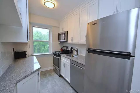 235 Garth Rd #A5B, Scarsdale, NY 10583