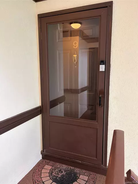 Entry Way - 9 Edinburgh Dr #9, Peekskill, NY 10566 photo 2 of 2