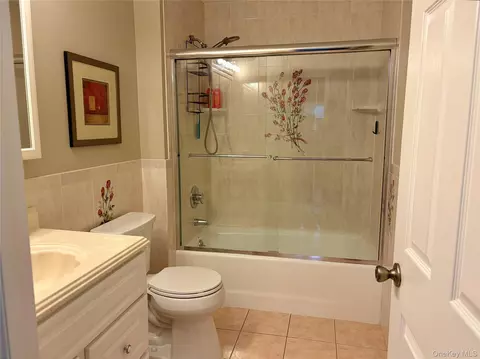 Bath - 9 Edinburgh Dr #9, Peekskill, NY 10566 photo 1 of 2