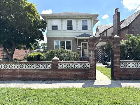 146-38 Bayside Ave, Flushing, NY 11354