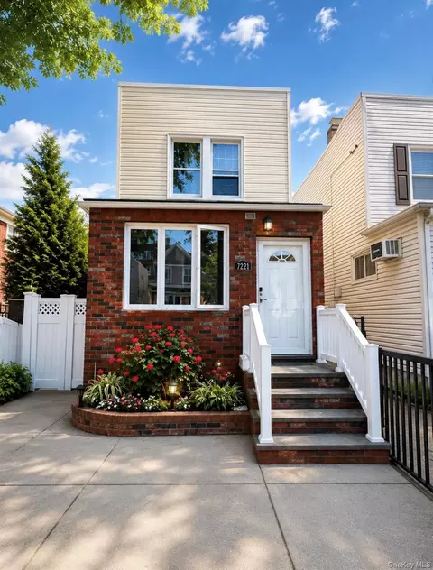 7221 66th Dr, New York, NY 11379