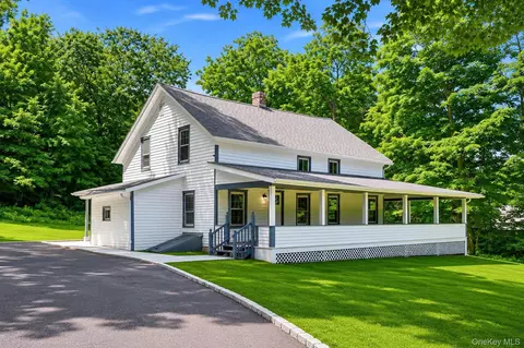 472 Bullet Hole Rd, Mahopac, NY 10541