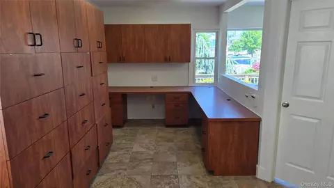 Entry Way - 724 E Park Ave, Long Beach, NY 11561 photo 4 of 5