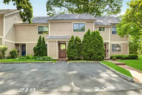 218 Tree Top Cres, Rye Brook, NY 10573