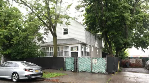 211-53 46th Ave, New York, NY 11361