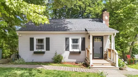 46 Argyle St, Lake Peekskill, NY 10537