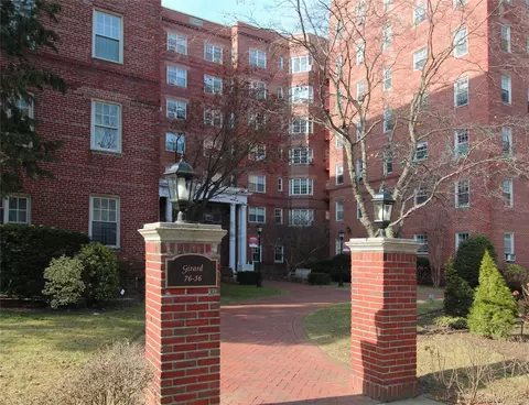 76-36 113th St #4P, Forest Hills, NY 11375