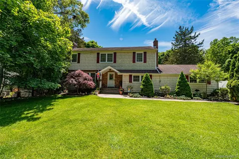 3 Thompson Hill Rd, Saint James, NY 11780
