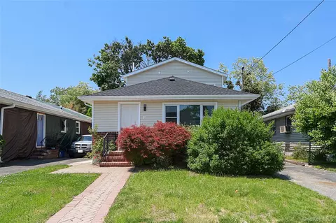 37 Lancaster Pl, Hempstead, NY 11550