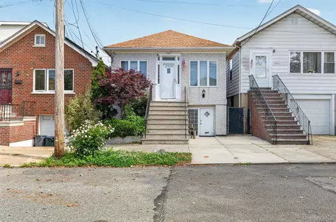 2919 Wellman Ave, New York, NY 10461