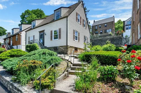 136 Midland Ave, Yonkers, NY 10705