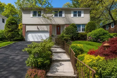 24 Sheldrake Pl, New Rochelle, NY 10804