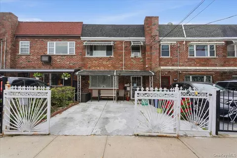 1020 E 213th St, New York, NY 10469