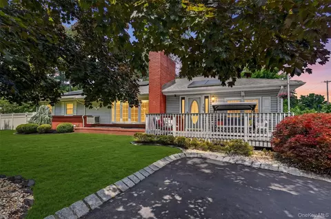 168 Third St, Clarkstown, NY 10956