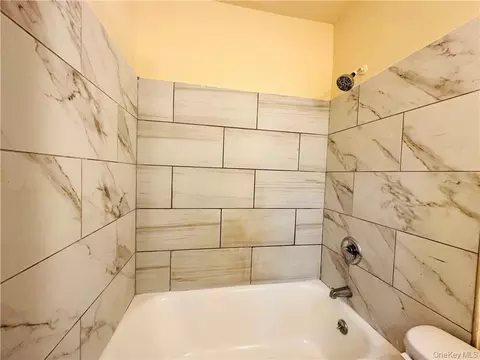 Bath - 32 Hooker Ave, Poughkeepsie, NY 12601 photo 3 of 3