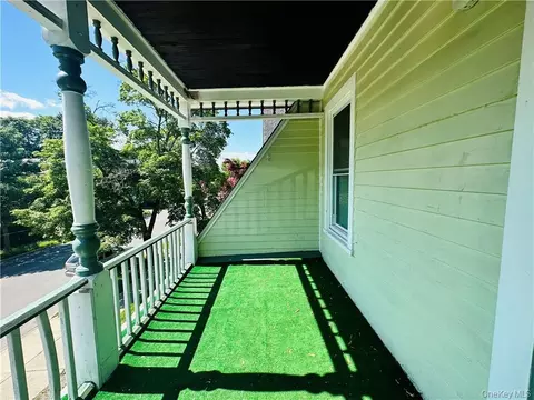 Exterior - 32 Hooker Ave, Poughkeepsie, NY 12601 photo 3 of 3