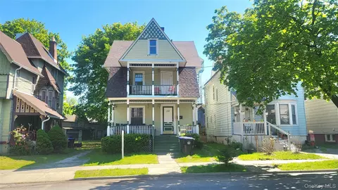 Exterior - 32 Hooker Ave, Poughkeepsie, NY 12601 photo 1 of 3