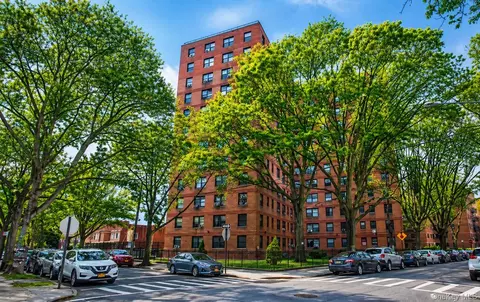 6434 102nd St #9W, New York, NY 11374