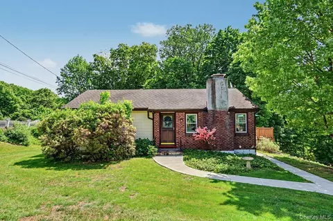22 Manor Way, Southeast, NY 10509