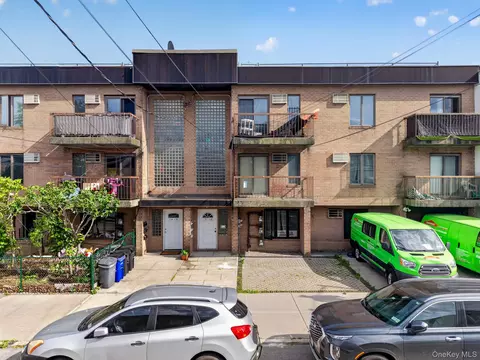 76-14 69th Rd, New York, NY 11379