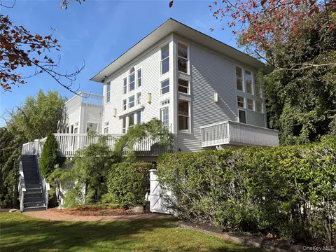 238 Beaver Dam Rd, Brookhaven, NY 11719