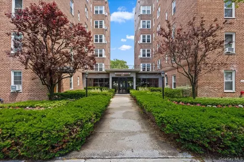 625 Gramatan Ave #5O, Mount Vernon, NY 10552