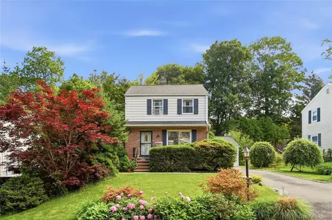 30 Greenvale Cir, White Plains, NY 10607
