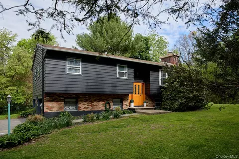 3 Tiiu Dr, New Paltz, NY 12561