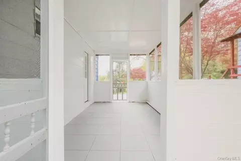 Exterior - 1011 Parkway Pl, Peekskill, NY 10566 photo 4 of 12