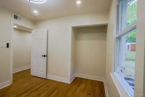 Bedroom - 1011 Parkway Pl, Peekskill, NY 10566 photo 2 of 4