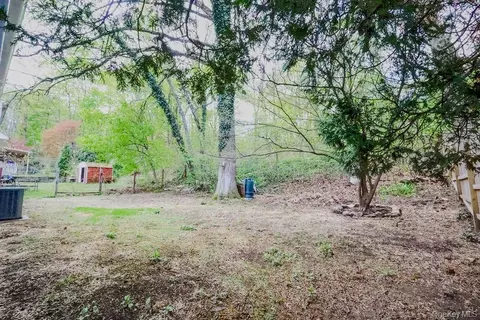 Exterior - 1011 Parkway Pl, Peekskill, NY 10566 photo 6 of 12