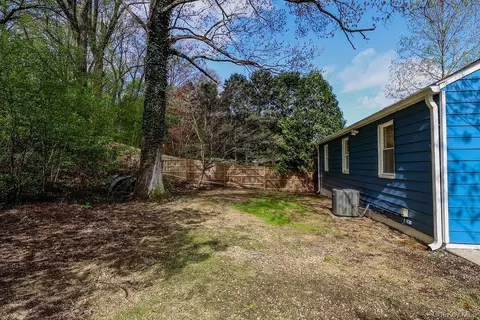 Exterior - 1011 Parkway Pl, Peekskill, NY 10566 photo 11 of 12