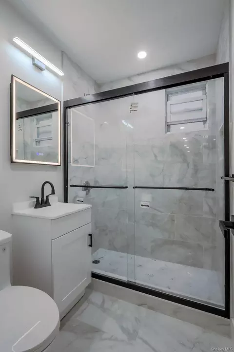 Bath - 1011 Parkway Pl, Peekskill, NY 10566 photo 1 of 1