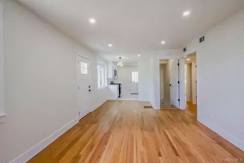 Living - 1011 Parkway Pl, Peekskill, NY 10566 photo 1 of 3