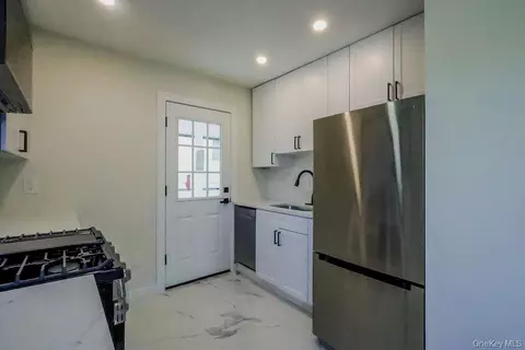 Kitchen - 1011 Parkway Pl, Peekskill, NY 10566 photo 1 of 2