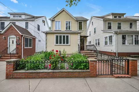33-22 208th St, Bayside, NY 11361