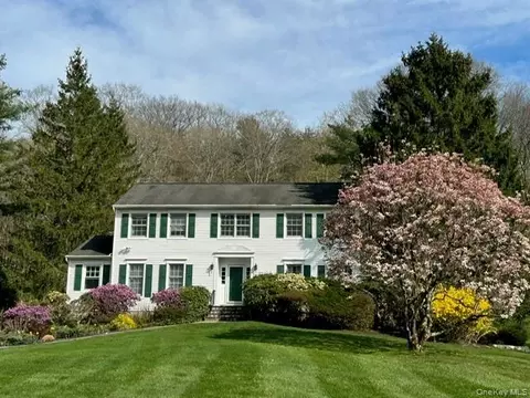 16 Fox Den Rd, New Castle, NY 10549