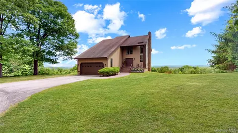 48 Lone Indian Trl, Middletown, NY 10940