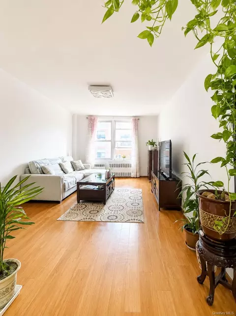 14470 41 Ave #4, New York, NY 11354