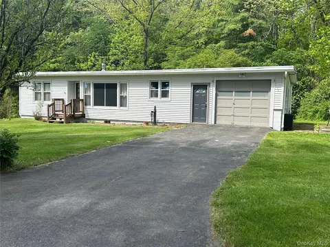 47 Webster Ave, Kerhonkson, NY 12446