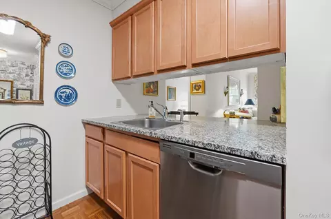 Kitchen - 206 Sutton Dr, Mount Kisco, NY 10549 photo 2 of 3
