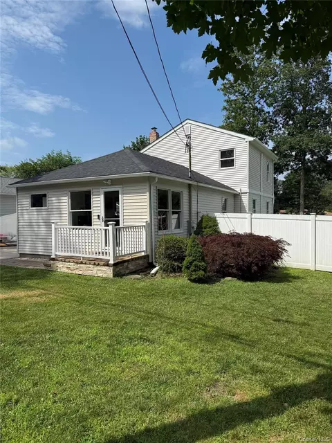 48 Upton Dr, Sound Beach, NY 11789