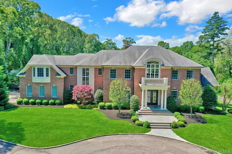 36 Old Field Rd, Setauket, NY 11733