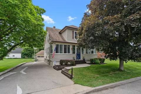 8 Beekman St, Poughkeepsie, NY 12601