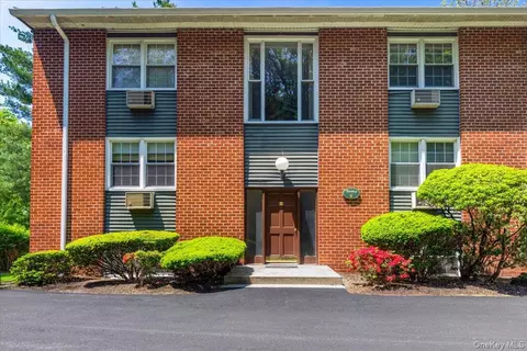 4 Dove Ct #F, Cortlandt, NY 10520