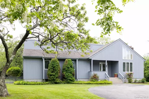 100 Bayberry Ln, Southold, NY 11971
