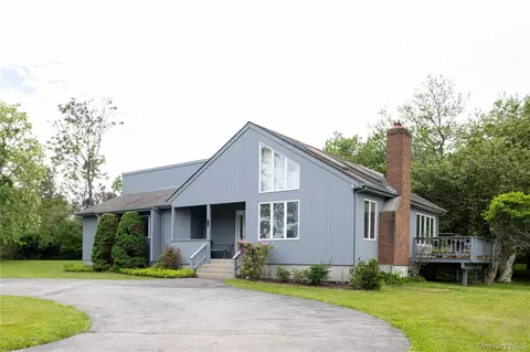 100 Bayberry Ln, Southold, NY 11971