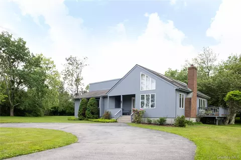 100 Bayberry Ln, Southold, NY 11971