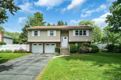 111 Daly Rd, East Northport, NY 11731